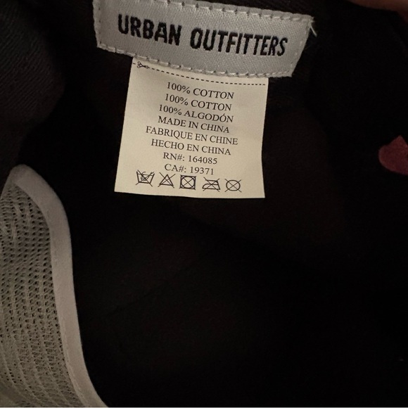 Crying hat - Picture 2 of 2